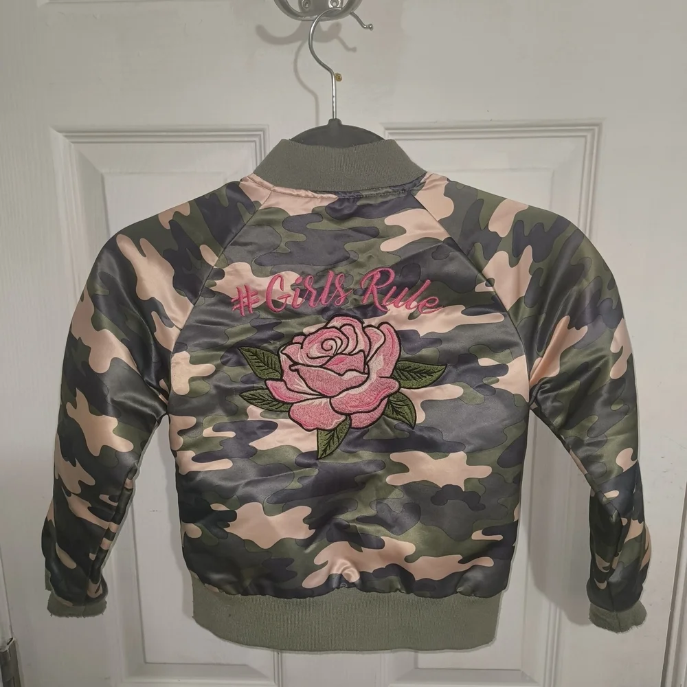 Place Camouflage Kids Jacket - Green and Pink 107